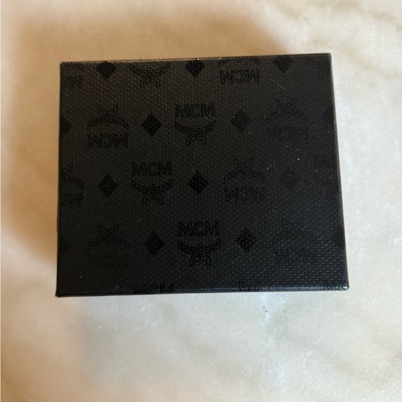 New MCM men’s white Bifold Wallet In Visetos Original monogram - Picture 6 of 11